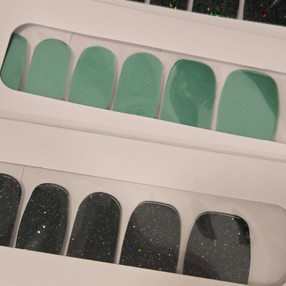 Color Street 6 pack of press on Green nail designs - Picture 5 of 9